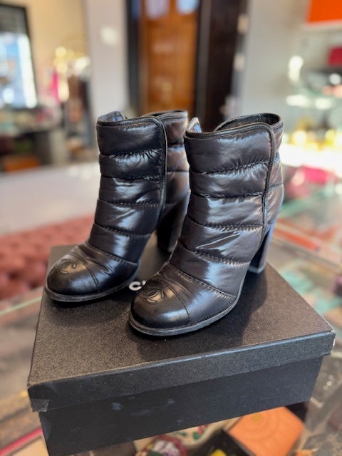 CHANELブーツ38.5 【公式通販】