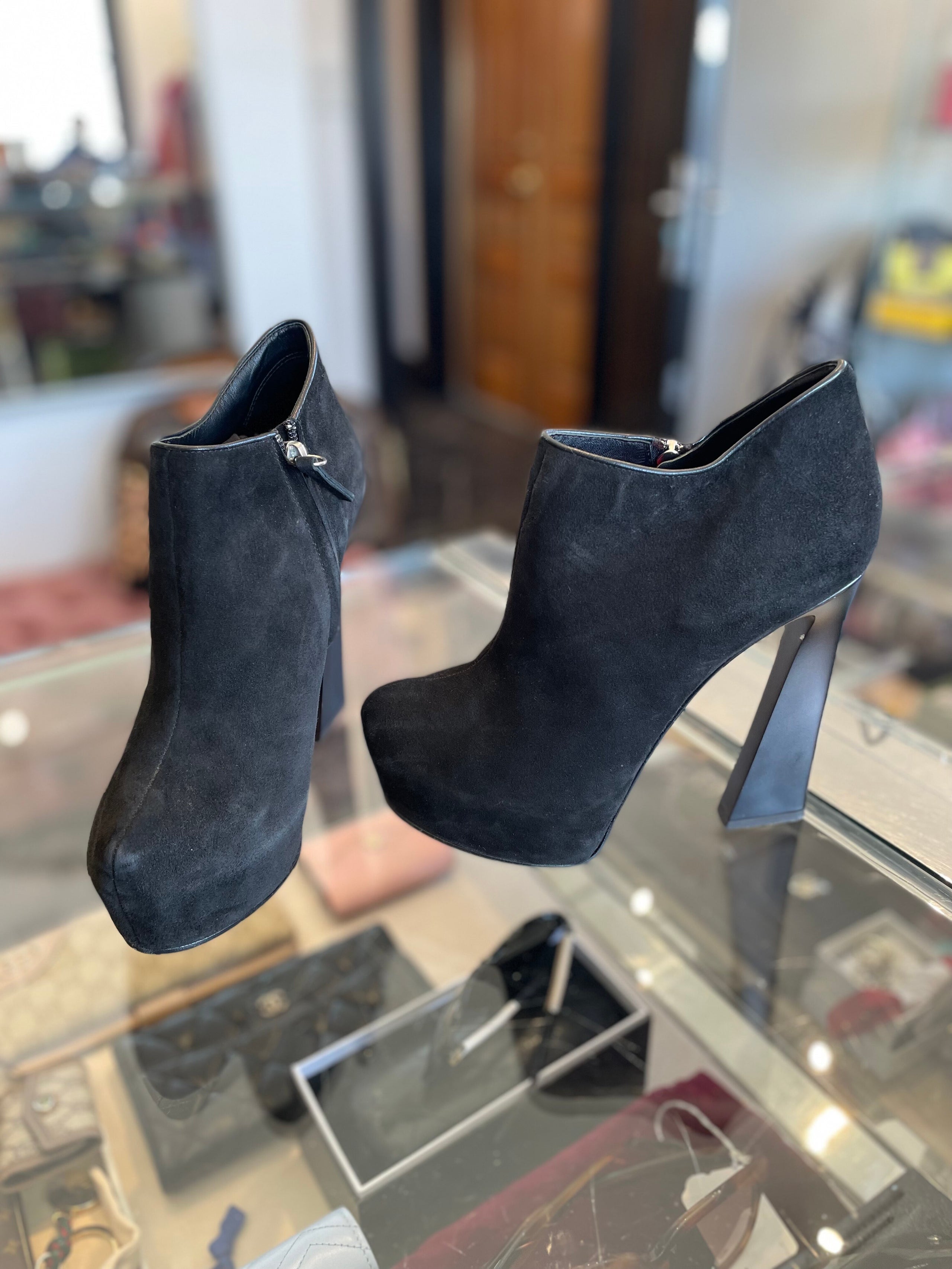 PRADA 36.5 | Designer Consigner