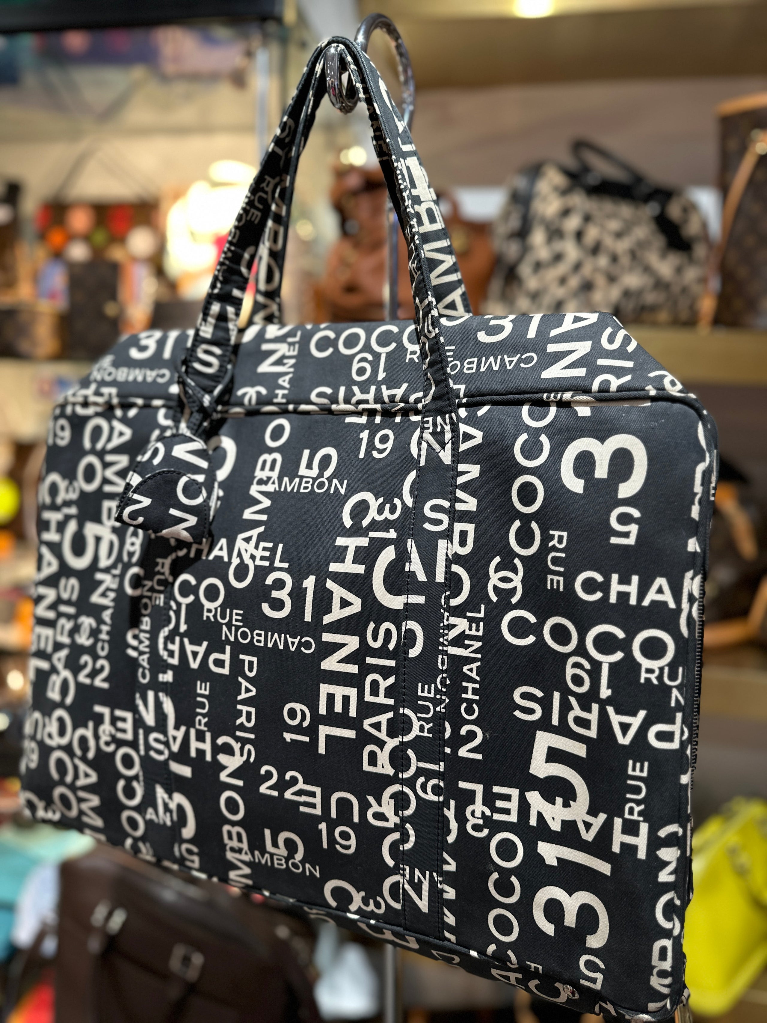 Cloth travel bag Chanel Beige in Cloth - 28592633