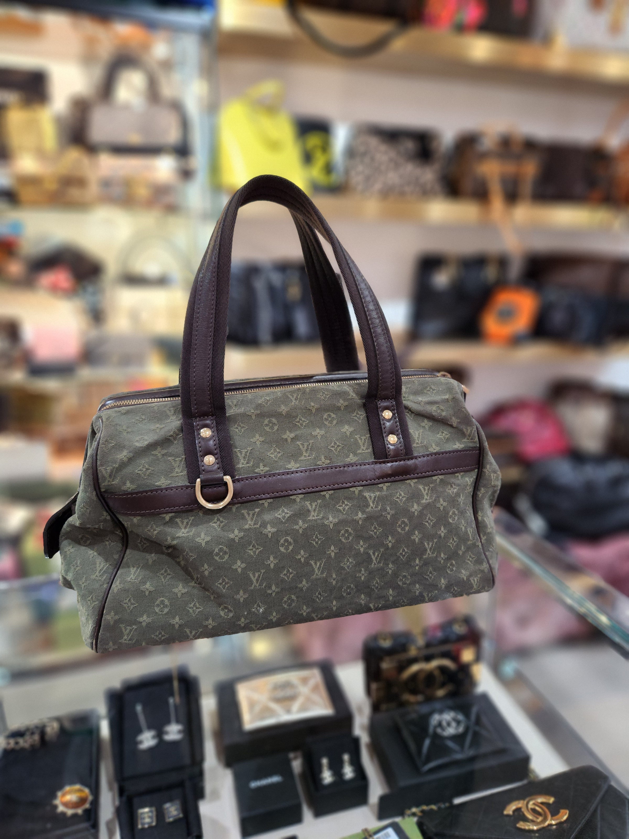 Louis Vuitton Pallas Shopper #lvpallasshopper #lvpallas #lvlover #lvaddict  #louisvuittonbag #consignmentboutique #boutiqueconsignment…